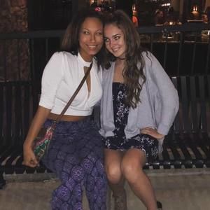 Meet your Posher, Chloe